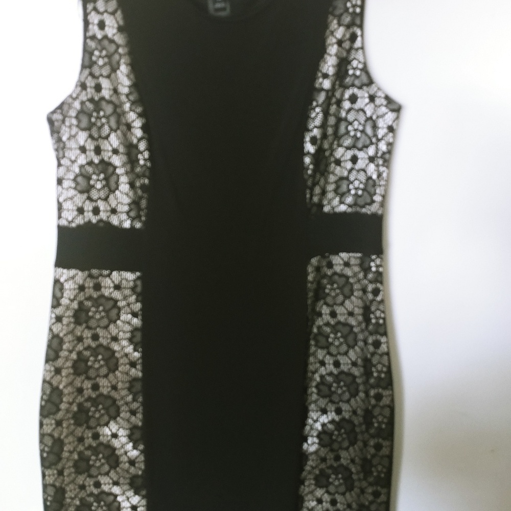 Enfocus little black dress w lace side panels - Picture 4 of 6